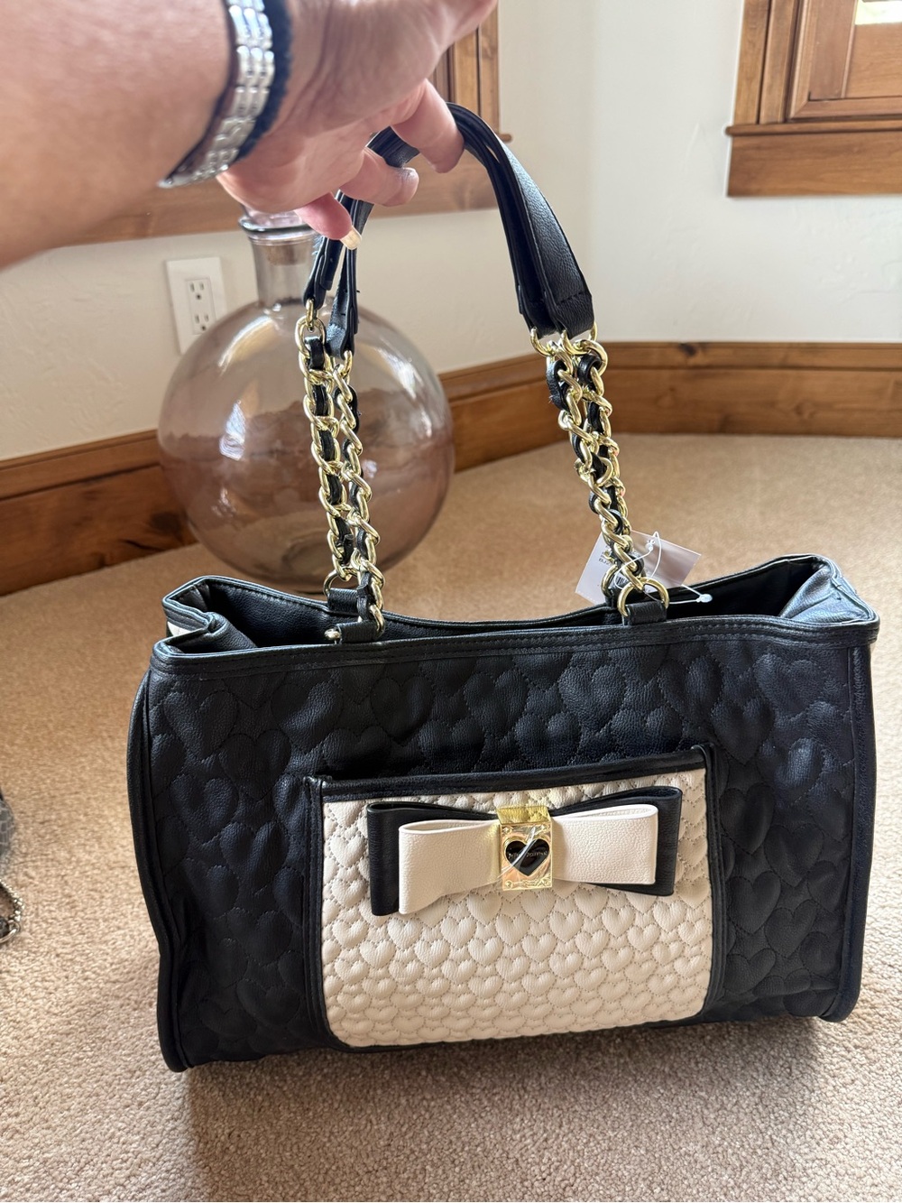 NEW Betsey Johnson Black & Cream Quilted Heart Purse